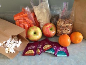 Pack Healthy Snacks & Drink H2O